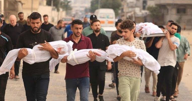 Tüm dünyanın gözü önünde şehirler yerlebir ediliyor;çocuk,kadın,hasta demeden bir halk soykırıma tabi tutuluyor.
Susmayalım!
Elimizle düzeltemiyoruz bari bu soykırıma sessiz kalmayalım!
Ya Kahhar!
#getoutofrafah