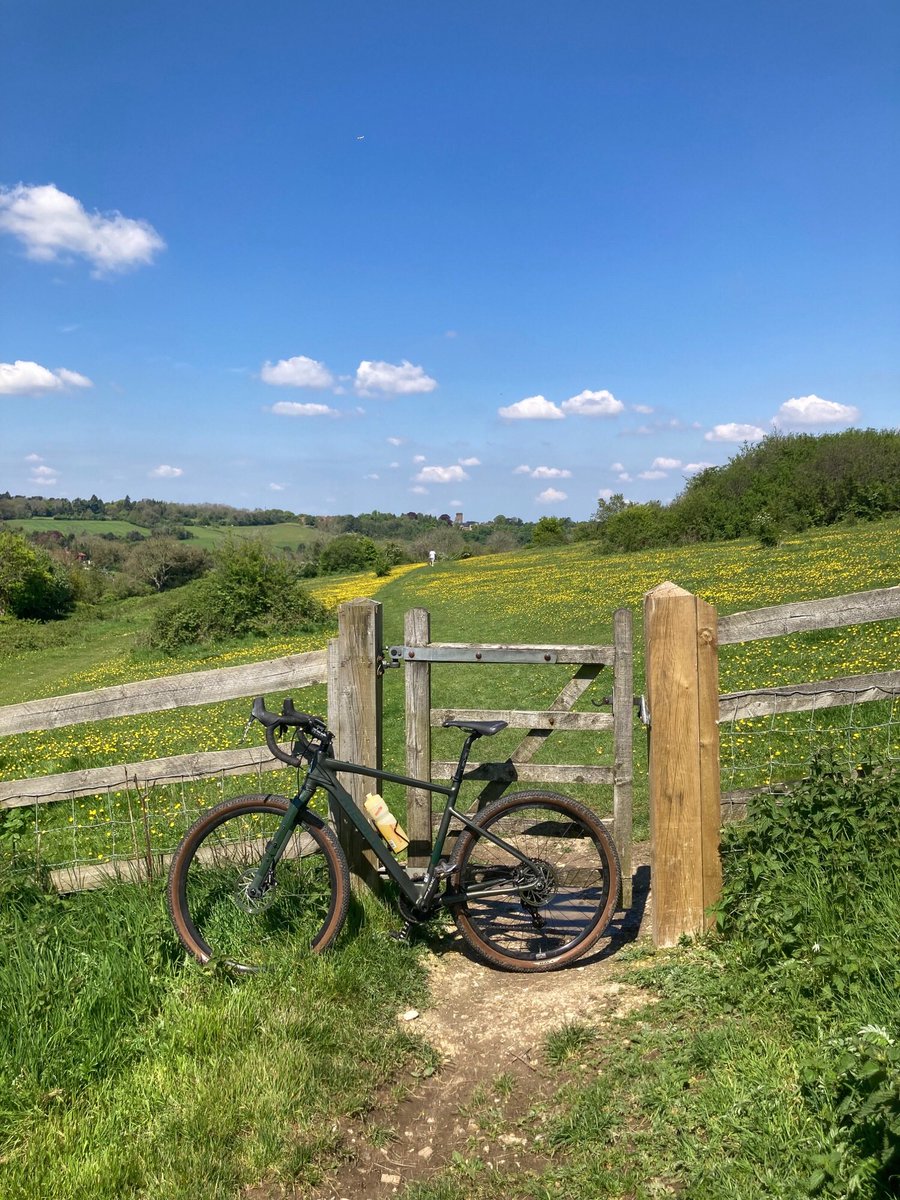Finally ! Suns out, knees out ! On farthing downs today. #cycling #gravelbike #farthingdowns #coulsdon