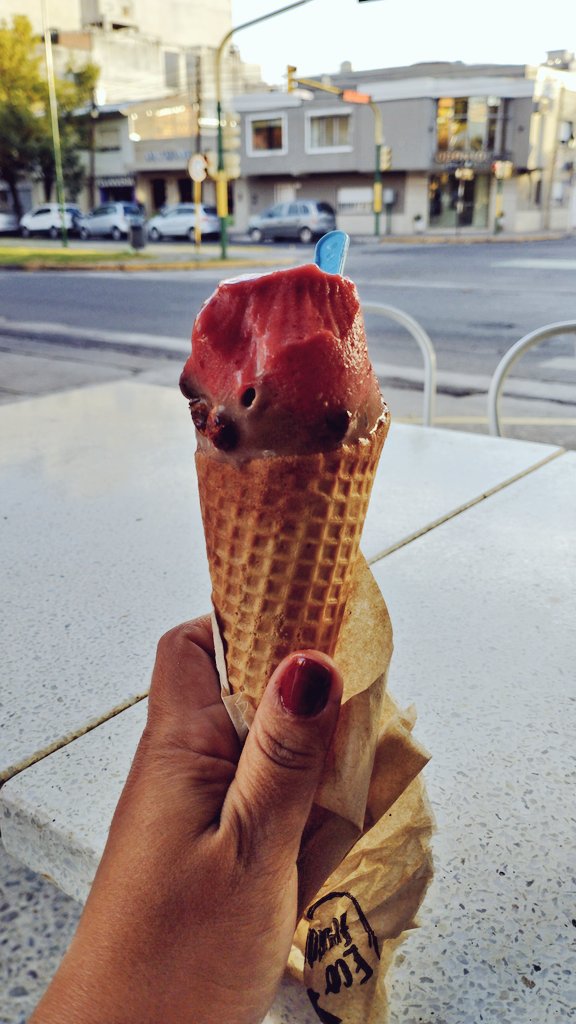 guillezoo's tweet photo. Llegué al doc una hora tarde xq me confundí; te reprogramo para las 19 así no perdés el turno me dice la secretaria.
Y que se puede hacer en una hora????
#gordeando https://t.co/mbRrt8kn6o