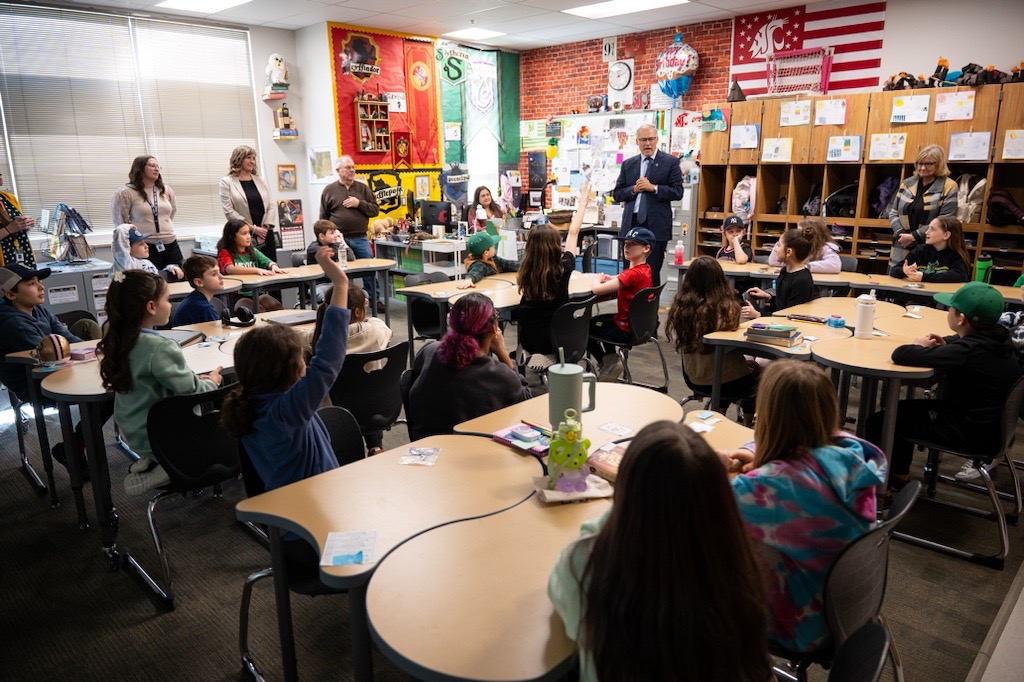 Please join me in showing appreciation for educators and staff in WA's schools. They work hard every day to help our children learn and grow. 

Here in WA, where teacher salaries are the fourth highest in the nation, we’re proud to support our schools! 

nea.org/resource-libra…