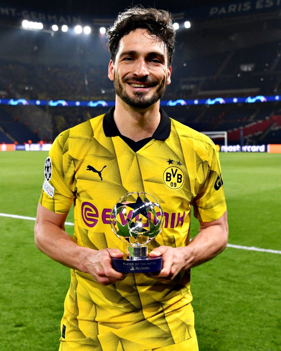 Hummels foi eleito o melhor em campo nas duas mãos da eliminatória contra o PSG.

35 anos. Monstruoso 🧱