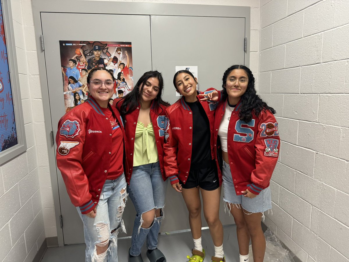 Jackets are in 🔥Proud of our girls who proudly wear that S on their chest. Their unselfishness and commitment to be unlike any other is unmatched. Congrats girls 👏🏼👏🏼👏🏼 @Coach_E_Cano @Socorro_HS1