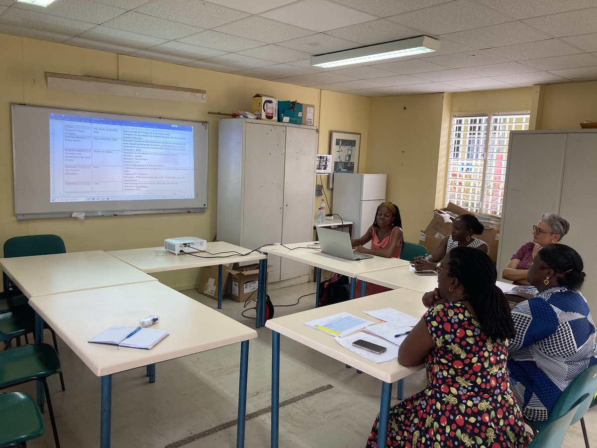 DChalcou's tweet photo. Rencontre CEC : Mme la principale et son adjointe rencontrent l’équipe de l’école H Geriac de Petit-Bourg. Présentation des performances et des projets. https://t.co/JdYcM1RidG