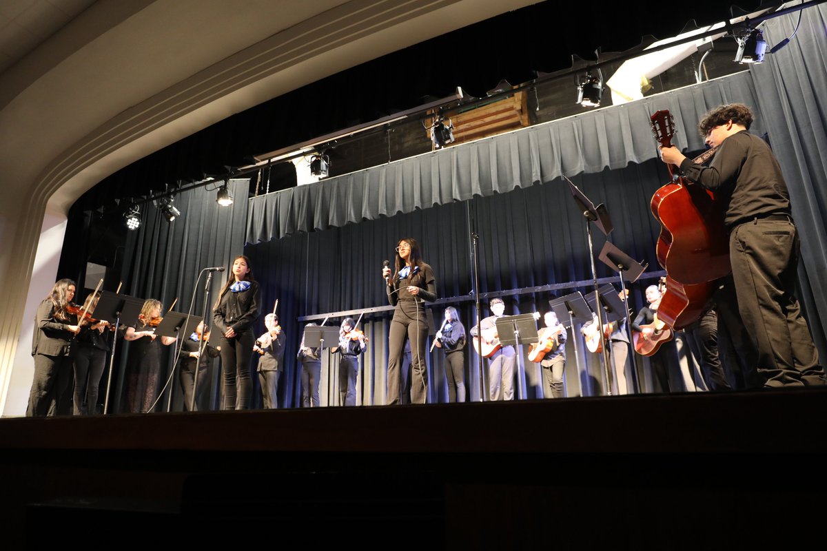 🎺🎼CFBISD hosted its first-ever Mariachi Festival on April 25 featuring five Mariachi groups from Creekview High School, DeWitt Perry Middle School, Ted Polk Middle School, Vivian Field Middle School and Newman Smith High School. Read more about this event and CFB's excellent…