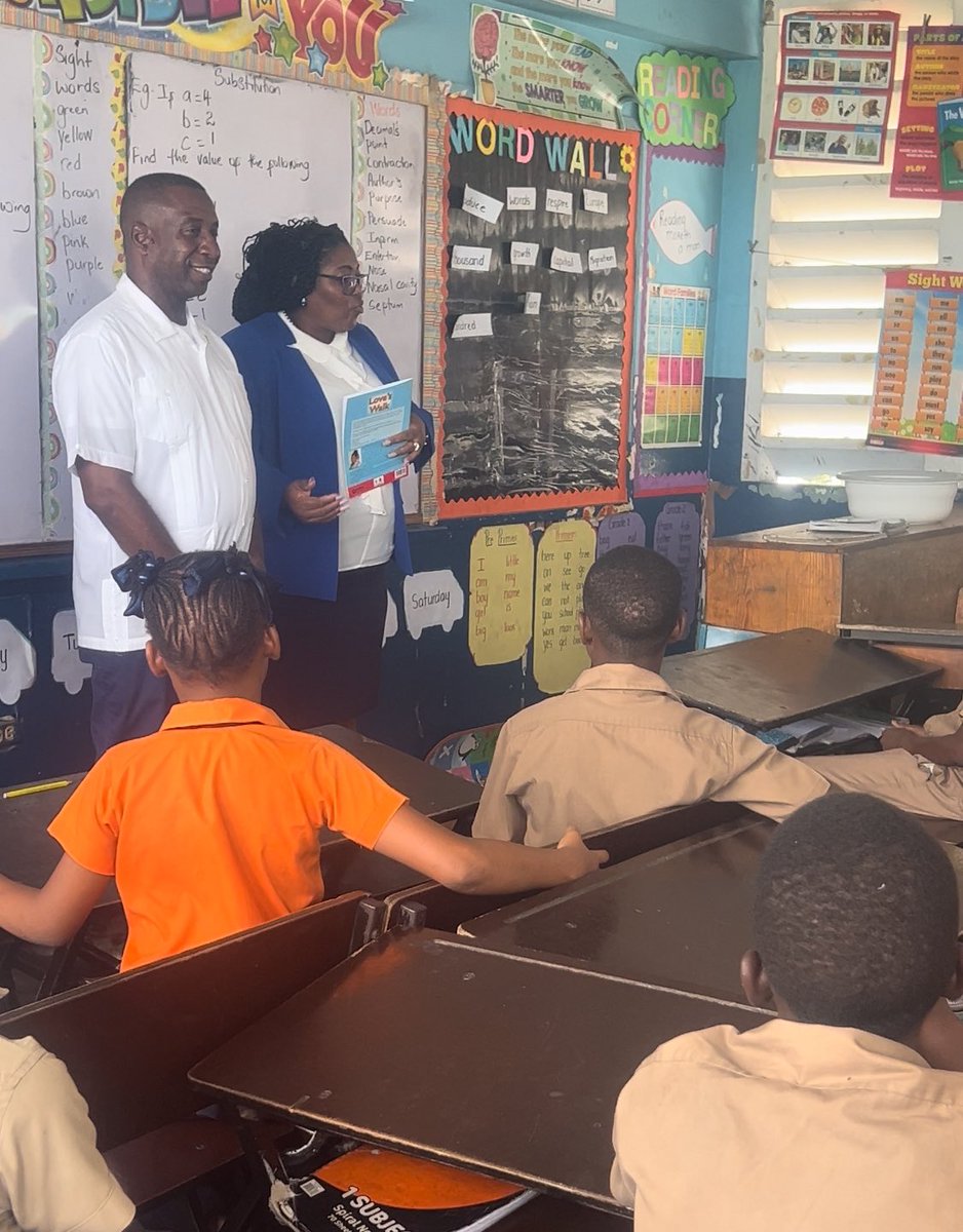 Mayor Swaby received a warm welcome from the Administrators, Councillor’s representative and especially the students on his visit to Edward Seaga Primary School in the Denham Town division for Read Across Jamaica Day. #enhancingliteracyskills #expandingknowledge #childmonth24