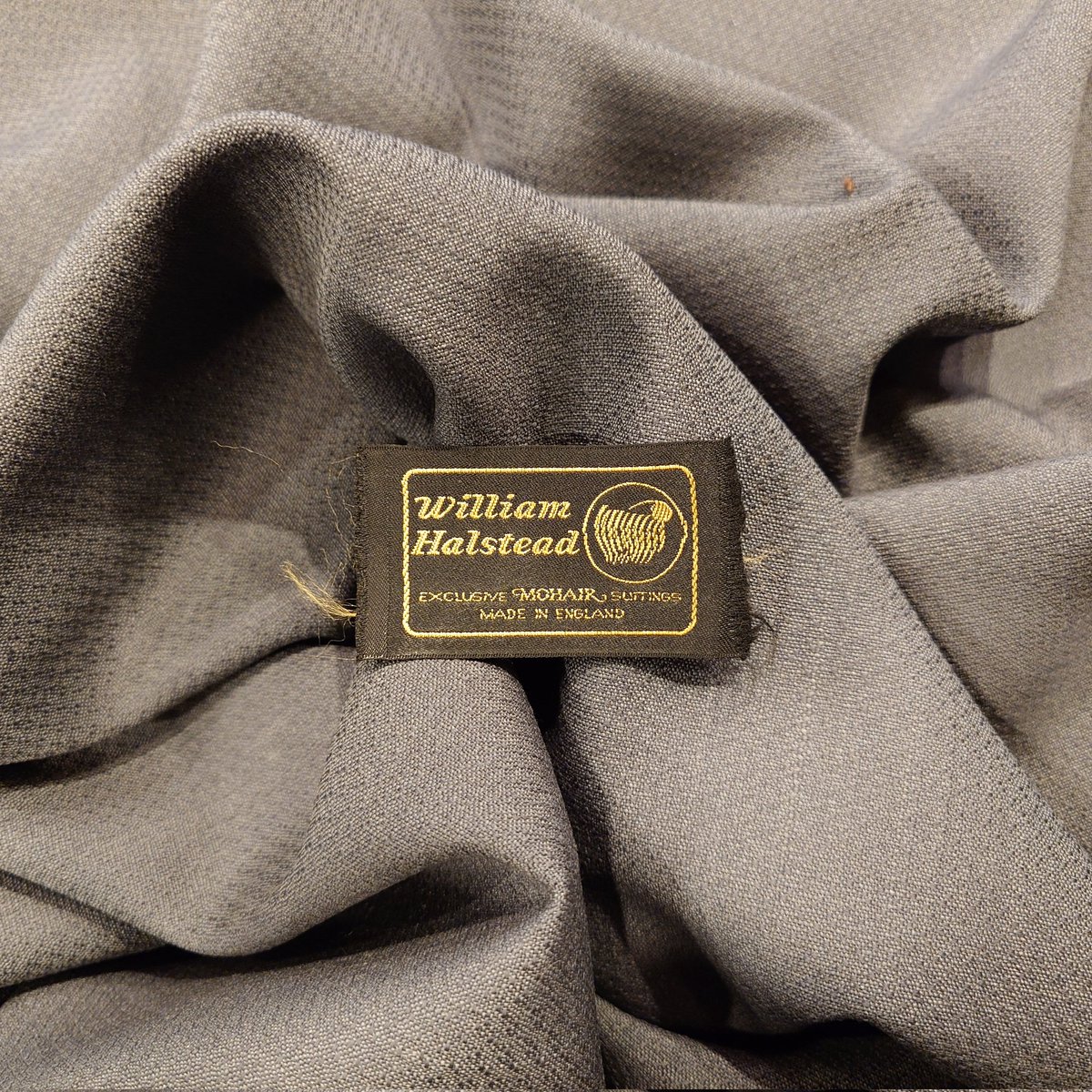 tailorteramoto's tweet photo. ウィリアム・ハルステッドのオーダースーツ地
William Halstead
FINEST MOHAIR 28% AND WORSTED 72%
VINTAGE 1988
#williamhalstead #finestmohair #worsted #ウィリアムハルステッド #ファイネストモヘア #ウーステッド #vintage1988
https://t.co/1YK60nQ3bL https://t.co/Ki12lzl6tp