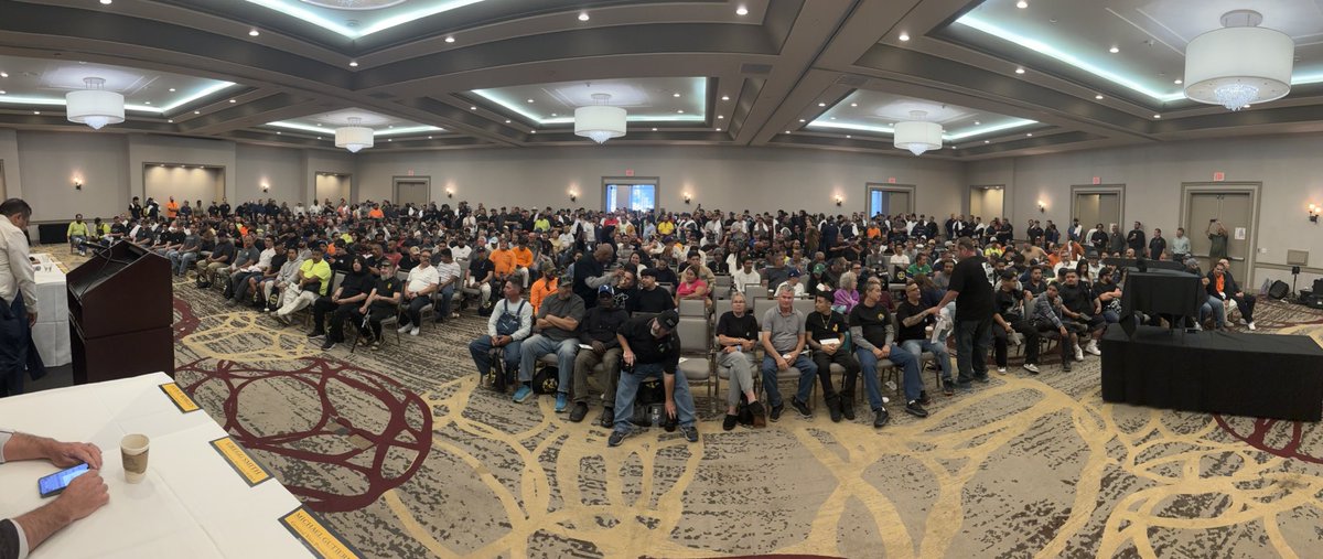 Packed house in Southern California for our first ever General Membership meeting of ⁦@GoIUPAT⁩ District Council 36 #OneUnion #OneFamily #OneFight