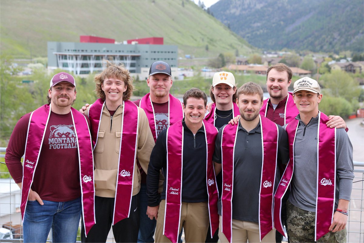 𝑾𝒉𝒂𝒕 𝒊𝒕'𝒔 𝒂𝒍𝒍 𝒂𝒃𝒐𝒖𝒕 🐻🎓

Shout-out to our guys getting ready to earn their degrees this weekend! 

#GoGriz #STUDENTathletes