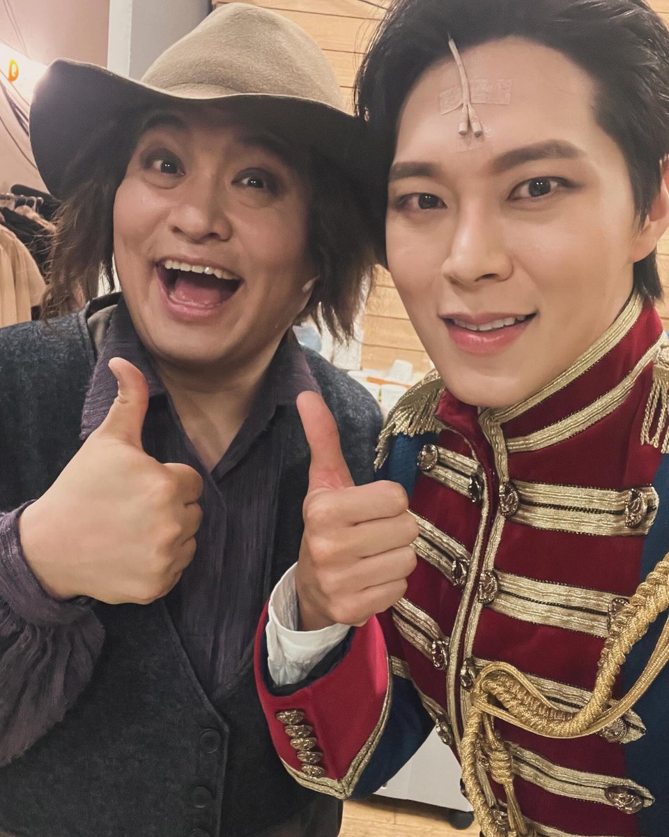 뵈머 원령배우님이 남겨준 햊르젠
왤케 귀여우신거람🤭🤭