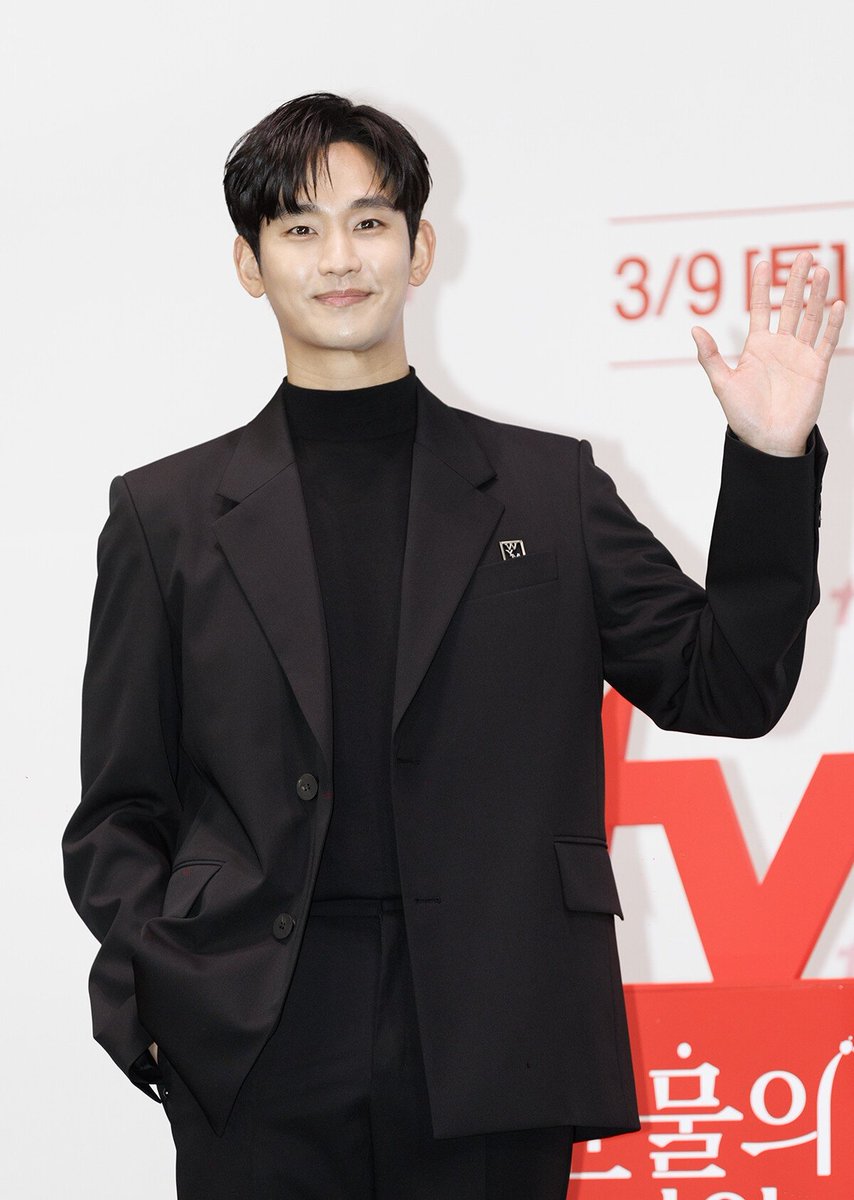 #KoGyuPil reportedly cast in Disney+ drama #KnockOff along with #KimSooHyun #KimSiEun and #YooJaeMyung.  

Helmed by #SecretForest2's director and #BadGuys' scriptwriter.