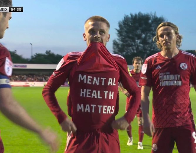 What a performance from @crawleytown but couldn’t be prouder of my brother @ronan_darcy firstly for his goal but also for using his moment to spread such an important message. Love you Ro 🫶🏼🔴

#MentalHealthMatters #Upthetown