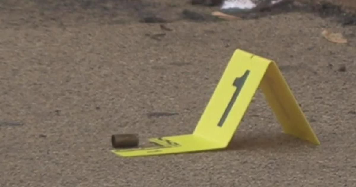 13-year-old girl shot in South Chicago after attempted car theft, family of shooter says cbsnews.com/chicago/news/1…