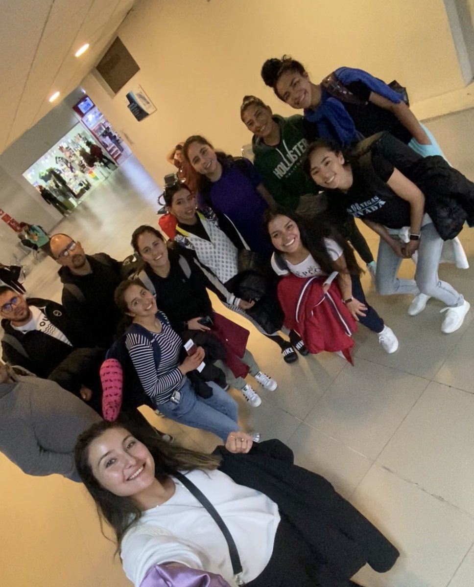 villegasvm13's tweet photo. Equipo listo 💪🏼 #CTLP 🖤💚
El jueves 9 inicia el grupo B de la @LSbaloncesto en ARG🇦🇷 https://t.co/lmcSu5sMY3