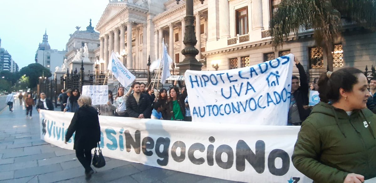 <a href="/fenapere78/">Fernando Pérez</a> <a href="/hipotecadosuva/">@HipotecadosUVANacional</a> ESCUCHEN!!!
No queremos subsidios!!!
Es un tema de Estado!!
.#HipotecadosUVA ⚠️⚠️ URGENTE ⚠️⚠️ Los legisladores Son los únicos que pueden evitar que 100.000 familias queden en la CALLE!!!
BASTA de la UsuraUVA!!!
TRATEN el dictamen de los créditos UVA!!! <a href="/hipotecadosuva/">@HipotecadosUVANacional</a> #NoALaUVA.