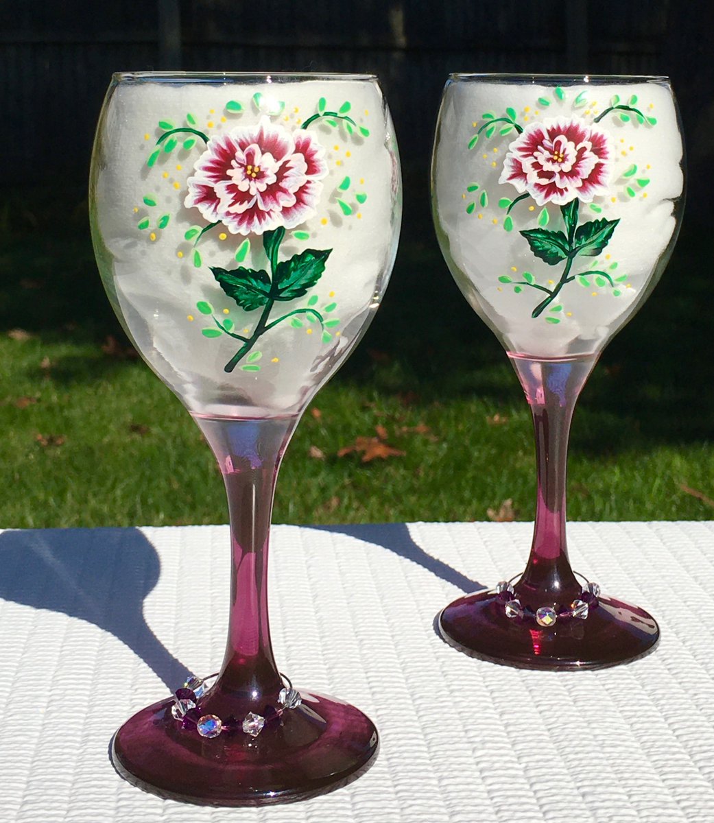 etsy.com/listing/894716… #wineglasses #roseglasses #flowerlovergift #SMILEtt23 #CraftBizParty #etsy #etsyshop