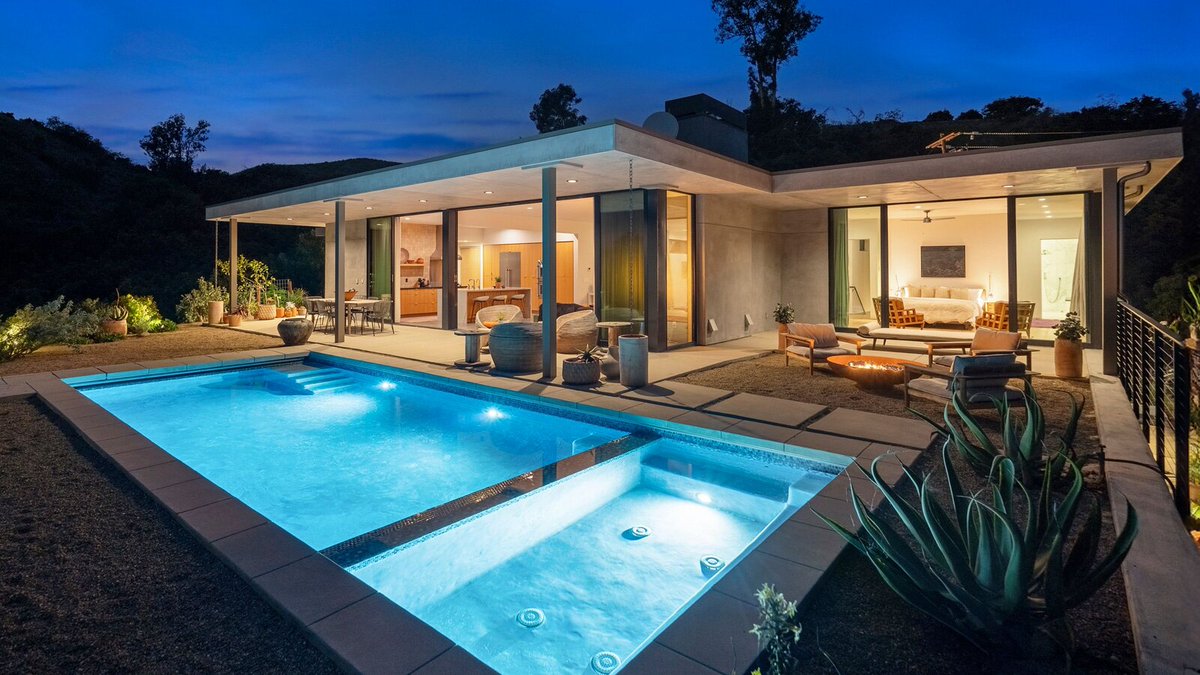 A Lloyd Wright concrete-block house in Los Angeles, a recently renovated home in Sonoma and a three-story retreat in a gated community in Carmel are this weeks featured $3.2 Million Homes in California!🏡 See here: likere.com/blog/3-2-milli… - - #realestate #likere #realtor