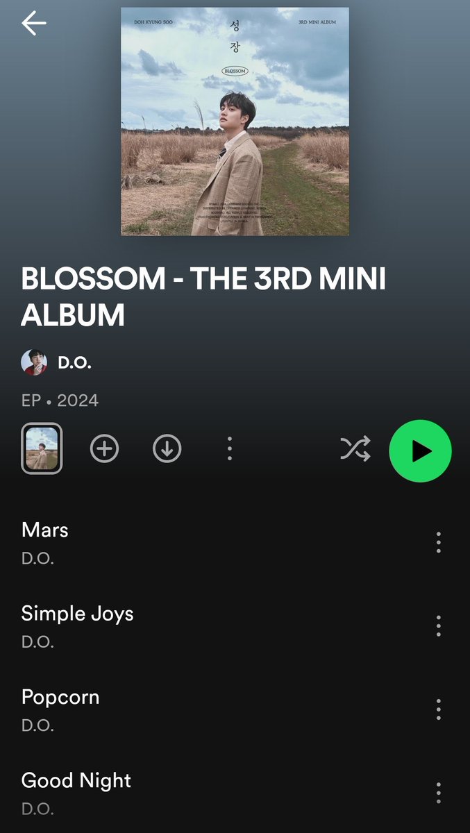 radioexols2's tweet image. Save both albums to your favorites (or do what we did- created an EXO playlist), and hit play!

#LAY:  open.spotify.com/album/4KpY6cMN…

#KYUNGSOO: open.spotify.com/album/6ZlXpA35…

#TheDirector #Blossom #EXO
#YIXING #DO(D.O.) #EXO
@layzhang @companysoosoo_