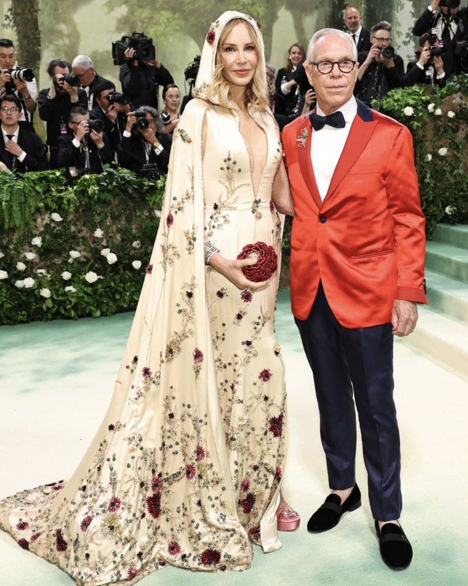 RiverwalkNOLA's tweet image. Fashion's biggest night was a major success! 🤩 #MetGala2024 showcased looks from designers like Tommy Hilfiger, Gap, Coach and more. Did you know that #RiverwalkOutlets hosts all three of those retailers? 👀

📸: Getty Images