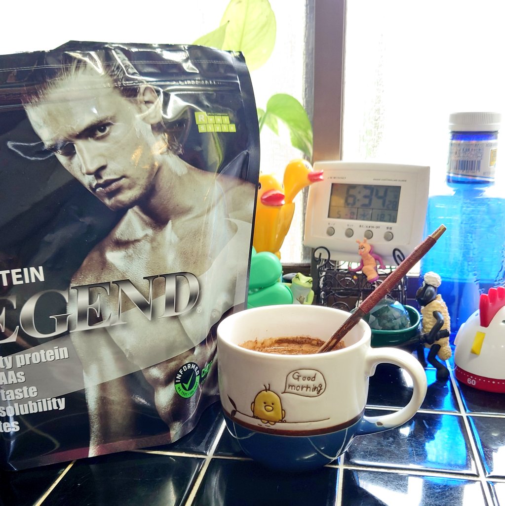 _o939o_kiku's tweet image. 今朝は肌寒くて
牛乳をレンチンして
ビーレジェンドのおしるこ味と
インスタントコーヒーと
シナモンをまぜまぜ～
あったまるし最高においしい♡

昨日の運動
ストレッチ→なるねぇ3分お腹痩せ→ヒップアップ体操→ヨガ
#ダイエット仲間募集中 #ながら運動
 #beLEGEND #プロテイン