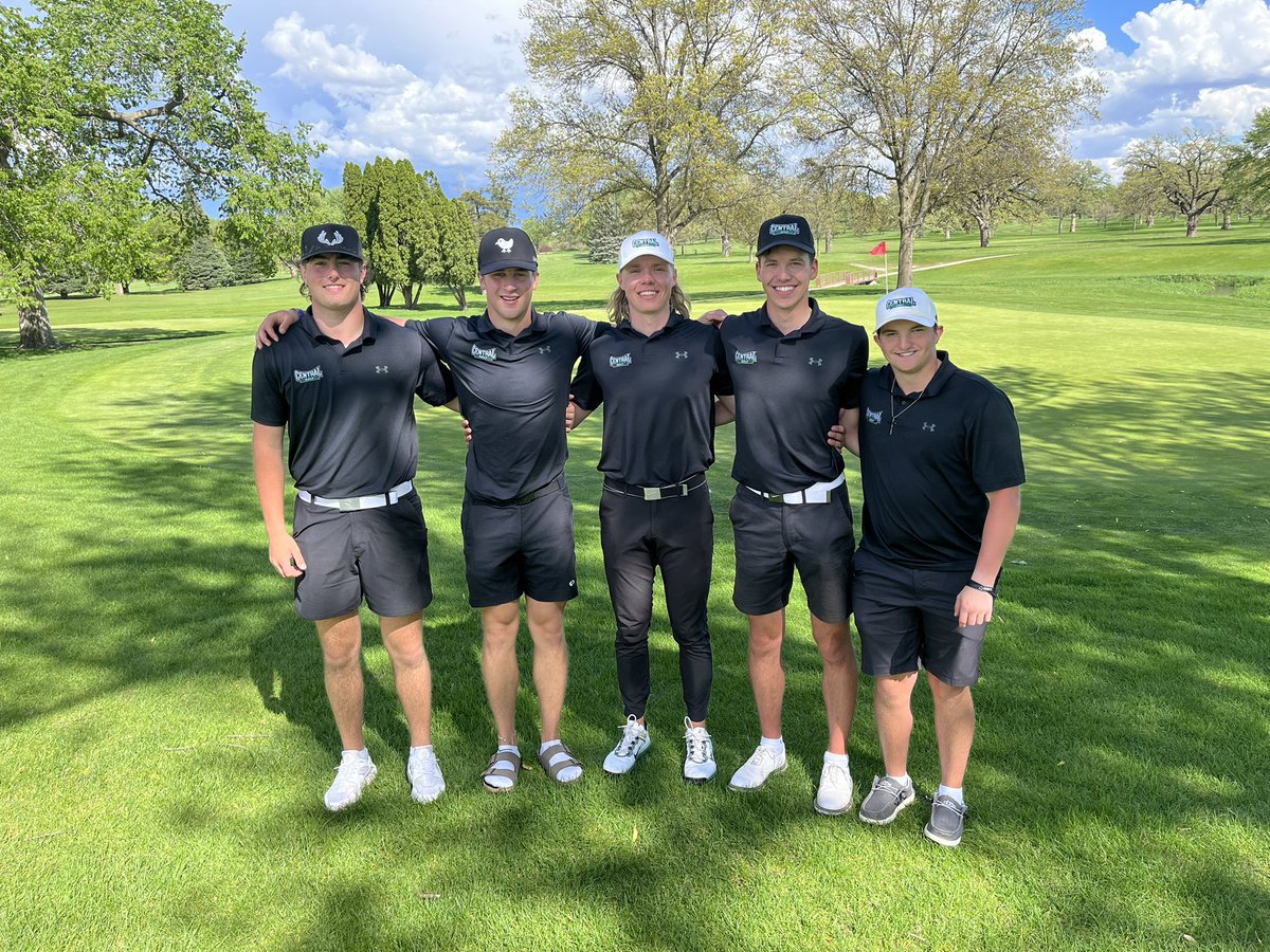CENTRALCCGOLF's tweet photo. Final 🚨 

Proud of these guys, we didn’t have our best today… but saw some form we are more used to seeing towards the end there. Lots of room to improve and grow before next year. ONLY UP! 

#rolltherockraiders https://t.co/V9QwmIzfyj