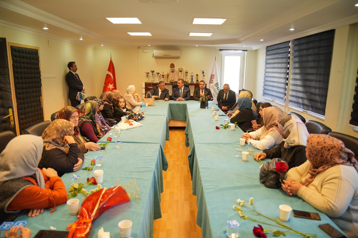 Konya Bozkır Belediye Başkanımız Nazif Karabulut ve Meclis üyelerimize hayırlı olsun ziyaretinde bulunduk. Bozkır ilçemize yapılacak olan hizmetleri ve yatırımları da tüm kesimlerimizle konuşarak istişare ettik. Hayırlara vesile olması dileklerimle tekrar tebrik ediyor, her…