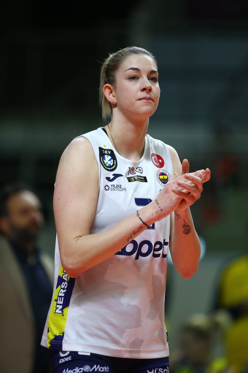 💥 Magdalena Stysiak'ın, Fenerbahçe deneyiminin ardından İtalya'ya dönmek için Novara'nın teklifini kabul ettiği söyleniyor

📌 Akimova'nın sezon sonunda ortaya çıkan omuz sorunlarının ardından fiziksel durumuyla ilgili belirsizlikleri telafi etmek için Novara, Stysiak'ı…