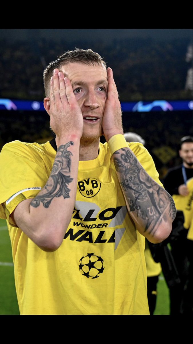 Paso el equipo grande, el de mejor aficion, con el que todos nos criamos en el fifa y que siempre quisimos que gane. En Wembley con ellos para verlo a Marco irse como lo que es una autentica leyenda. #bvb #ChampionLeague