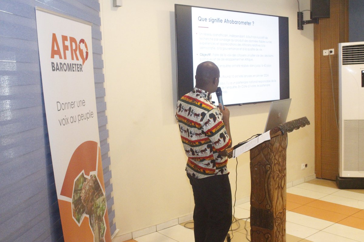 Ce 7 mai, l’équipe d’Afrobarometer en Côte d’Ivoire, conduite par @zechlab, a effectué le 1er évènement de présentation des résultats du Round 10. Des représentants du gouvernement, des ONG et des Fondations, de la société civile et des médias étaient présents. #VoicesAfrica
