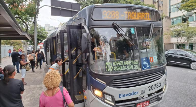 prefeiturabh's tweet photo. Operação de fiscalização da PBH verifica ar-condicionado de 115 ônibus em um dia

Em mais uma operação Brisa Fresca, foram abordados 115 veículos e foram encontradas irregularidades no funcionamento do ar-condicionado de três deles.

Leia mais 👉 https://t.co/TC6MKwMxgk https://t.co/hWkCsjHCWn