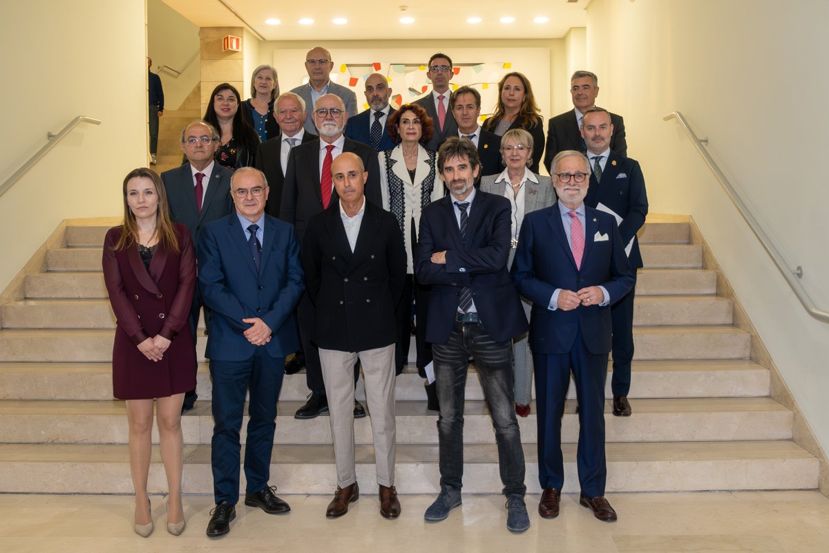 El 30 de abril se celebró un concierto homenaje a las instituciones centenarias de la ciudad de Valencia por La Sociedad Filarmónica de Valencia. Francisco Almenar ,presidente, recibió el diploma de mano del presidente de la Sociedad Filarmónica de Valencia, Fernando Rodríguez.