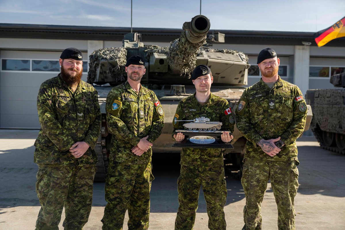 CanadianArmy tweet picture