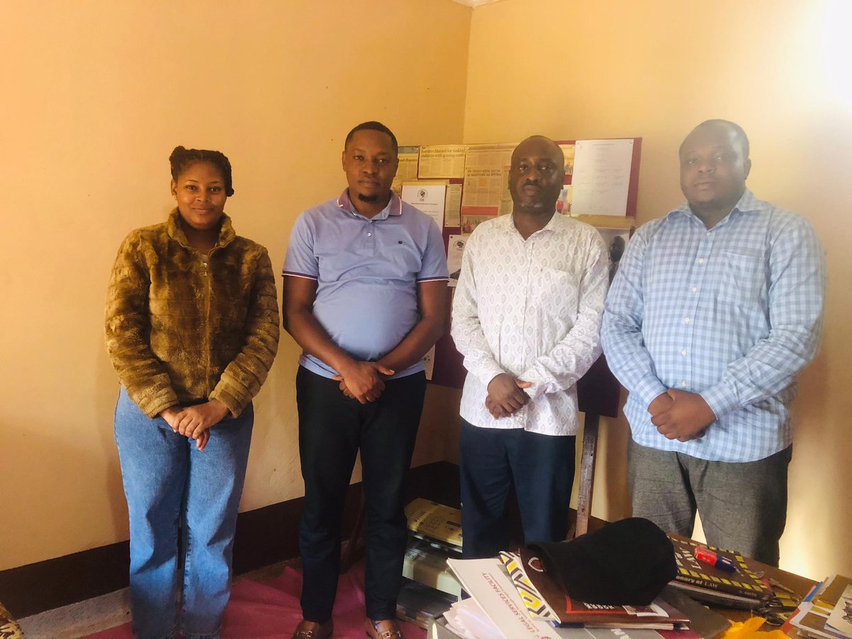 ZIARA YA MENEJA PROGRAMU KWA TAASISI YA TISER

Meneja Programu wa Mtandao wa watetezi  wa Haki za binadamu Tanzania (THRDC) Bw. Remmy Lema akiambatana na Msaidizi wa dawati la wanachama Bi. Neema Seki wametembelea taasisi ya Tanzania Initiative for Social and Economic Relief