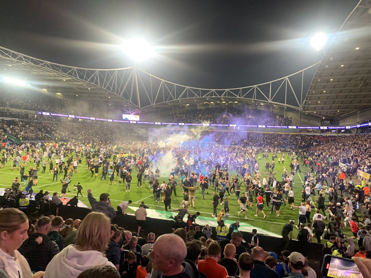 Gld080200's tweet photo. Best night ever.... Wembley next stop ⚽️⚽️⚽️⚽️⚽️⚽️ https://t.co/fg4Lwlp9Ry
