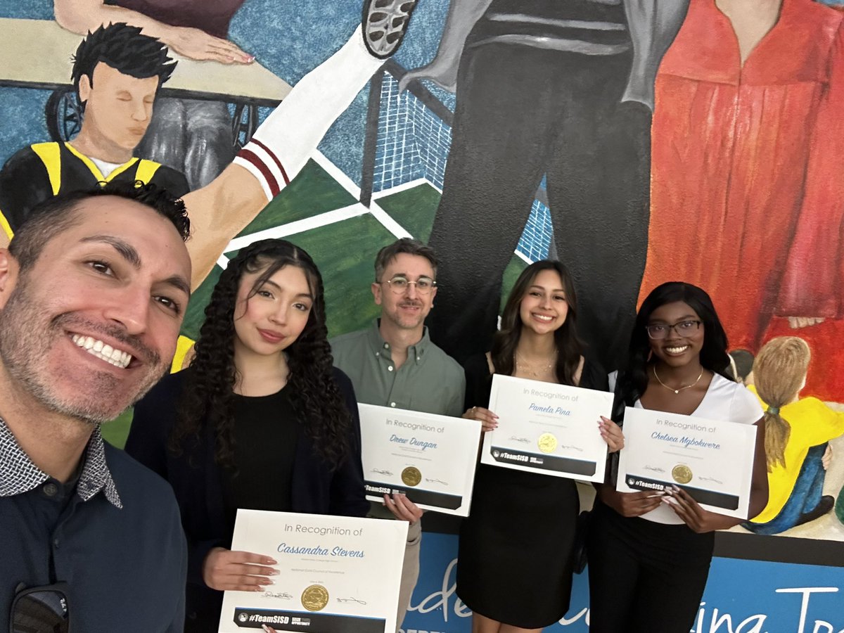 Our amazing scholars and Student Council sponsor, Mr. Drew Dungan, were recognized at yesterday’s board meeting for earning the prestigious National Gold Council of Excellence award. Amazing job 👏🏼! #FirstandBest #PhoenixFamily #TeamSISD @missionechs @Dungan_MECHS