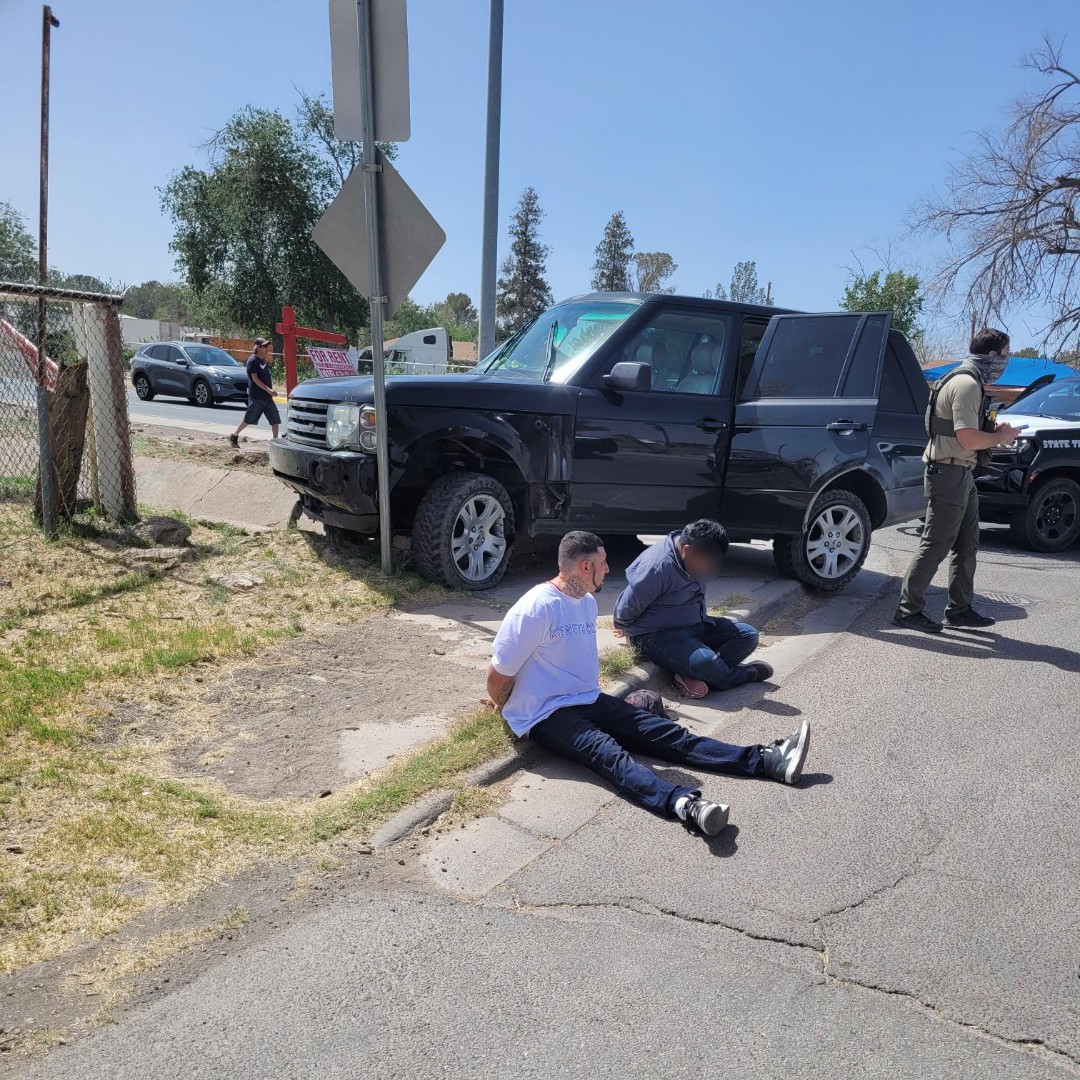5/6: USBP agents in Fort Hancock, TX attempted a vehicle stop on a Range Rover that ultimately 'failed to yield' & crashed, resulting in a bailout Agents arrested 5 subjects including, a Mexican National Paisas gang member who has a prior order of removal that will be reinstated