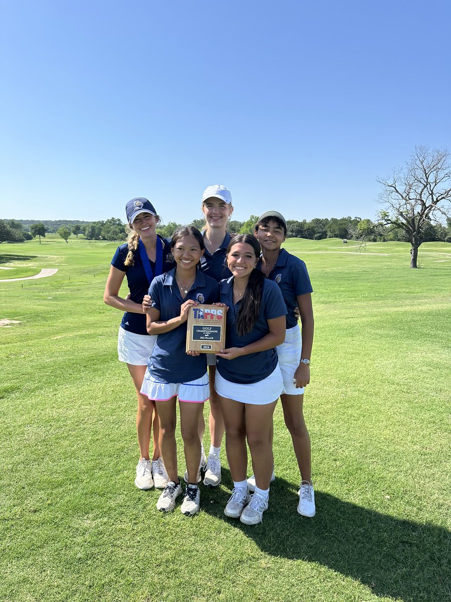 @TAPPS_Golf 2024 State Championship: The Lady Knights upped their game, securing 3rd place 🥉! Teamwork shone as every player impacted the outcome. Ellie snagged silver🥈, just 3 strokes off gold! Hats off to a phenomenal team effort, played with true sportsmanship & heart!