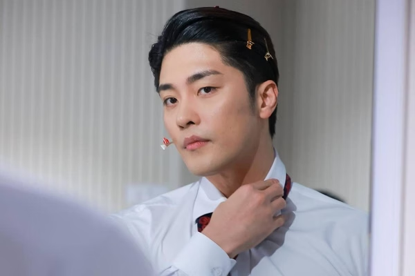 ➡️Ator coreano Sunh Hoon anuncia doação de lucro de evento para RS Vindo ao Brasil para divulgar o filme A Vingança do Casamento Perfeito, o coreano Sunh Hoon afirmou que fará uma doação para o RS Leia: curt.link/iUmH