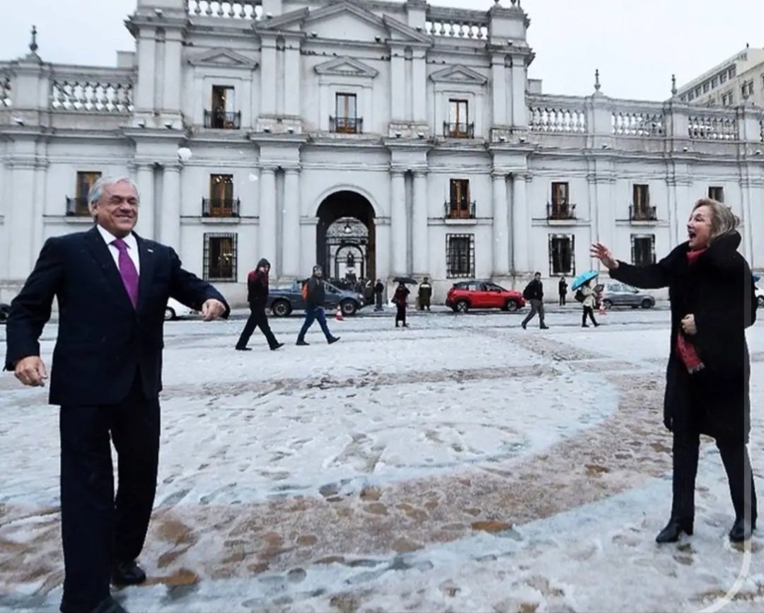 Como olvidar cuando la Cecilia Morel le lanzó una bola de nieve a Sebastian Piñera en la cabeza 😂#nieve