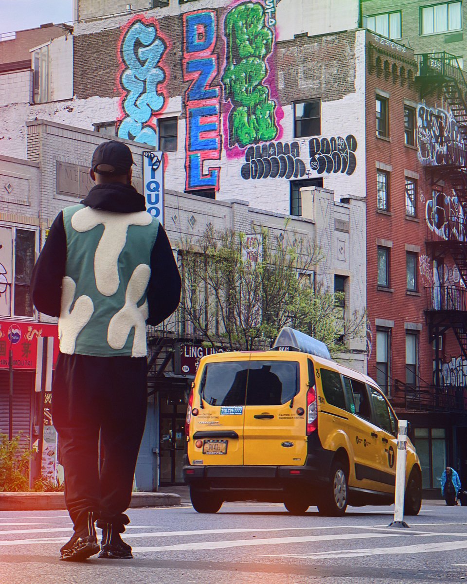 kinh_fr's tweet photo. Our Camoufleurs Work Vest is still available in jade green. Only 2 sizes left!

https://t.co/pkXXWwooro https://t.co/Ia35x0gK25