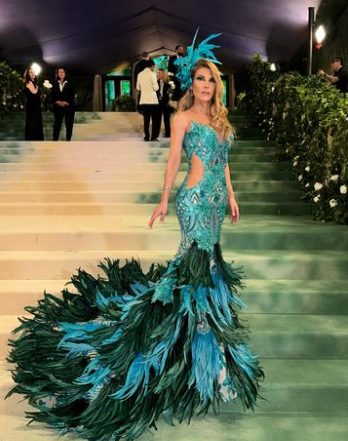 ORGULLO CENTROAMERICANO, Un vestido espectacular de Erick Bendaña diseñador nicaragüense fue utilizado por Geraldine Mielke en #MetGala #MetGala2024 

#Nicaragua #Centroamerica #Moda <a href="/erickbendana08/">Erick Bendaña</a>