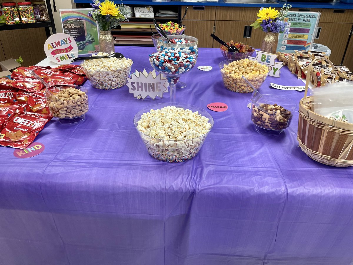 Sammons Teachers enjoying their Sweet & Salty Treats together.💜#MyAldine