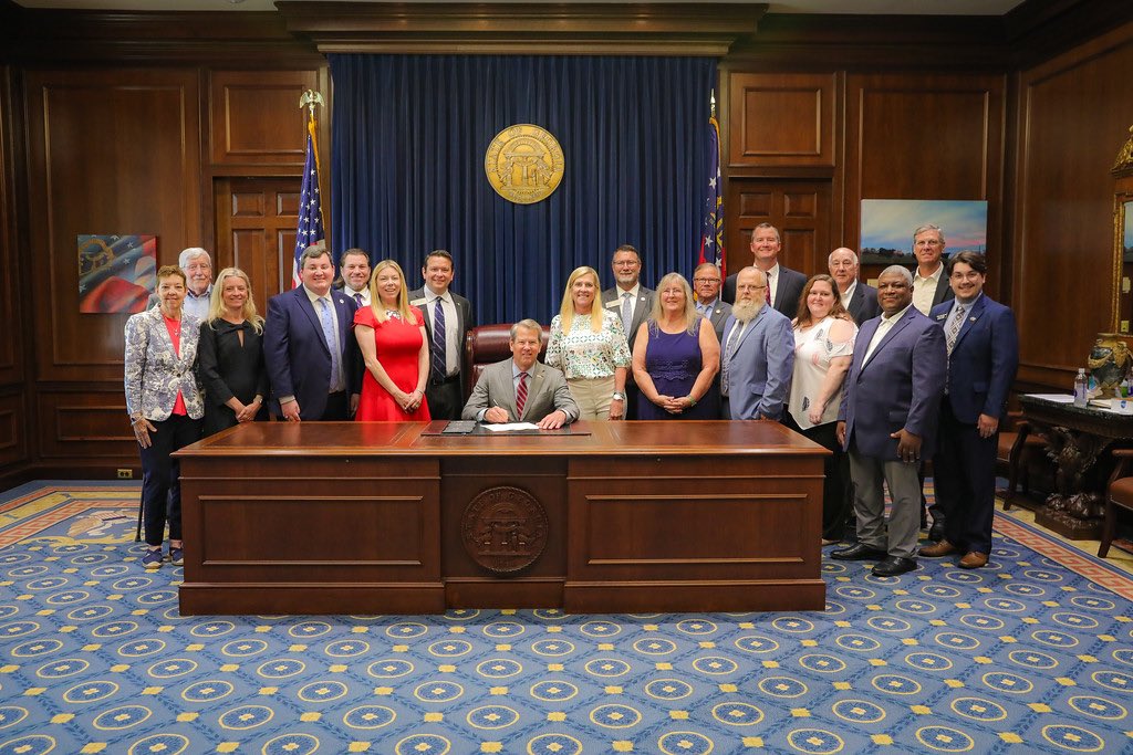 I'm proud to report that Governor Kemp signed HB 461 into law yesterday! This legislation prohibits local governments from charging exorbitant permit fees to small businesses and profiting from them. #DeliveringResultsForCherokee #HD21