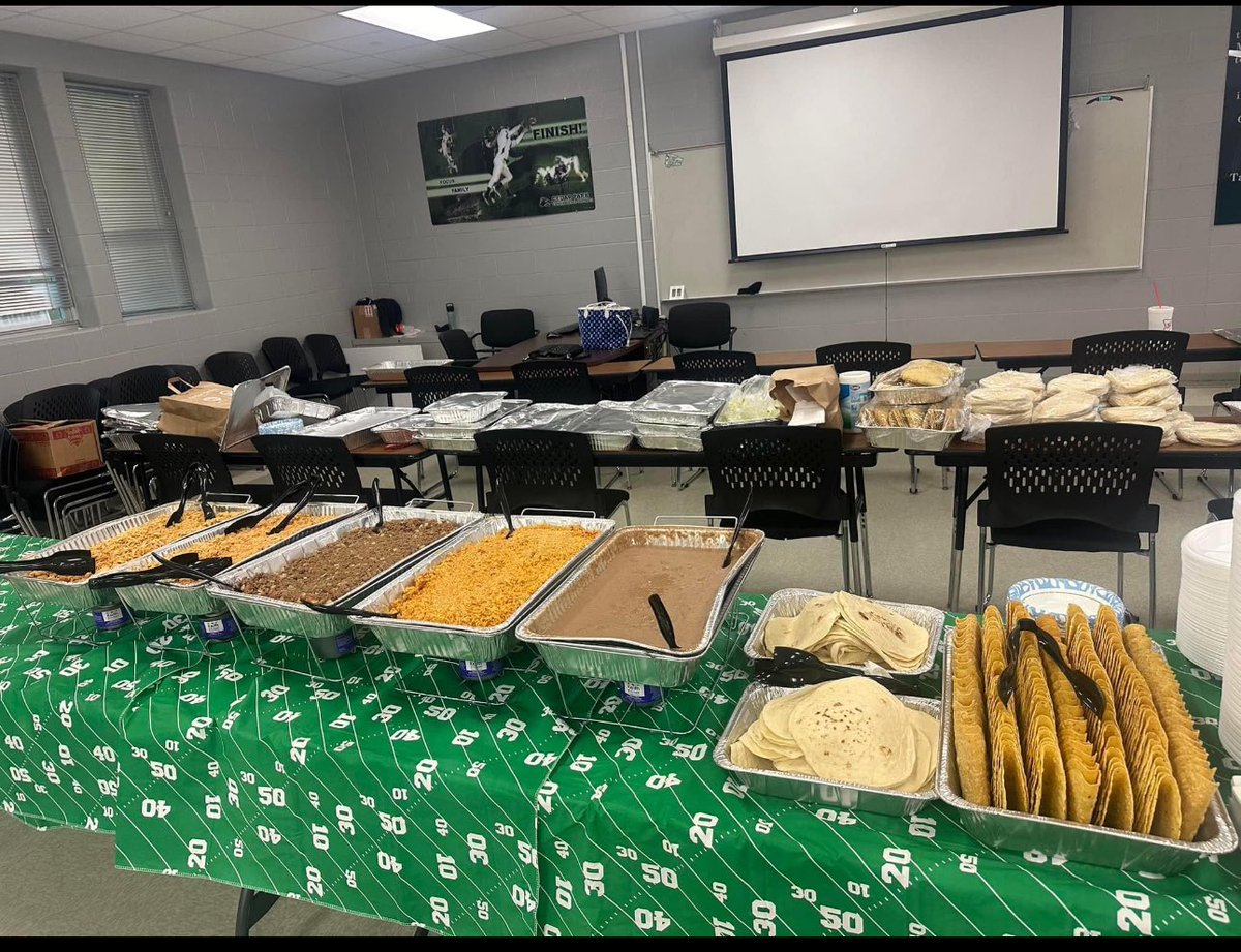 Teacher Appreciation Week! Let’s go! Cedar Park has the best faculty in the state! Thank you teachers for all you do for our students! Thank you to our booster club volunteers for serving today! You are the best! #OneStandard #Attack @Cedar_ParkFB @CedarParkFB @CPHS_TWolves