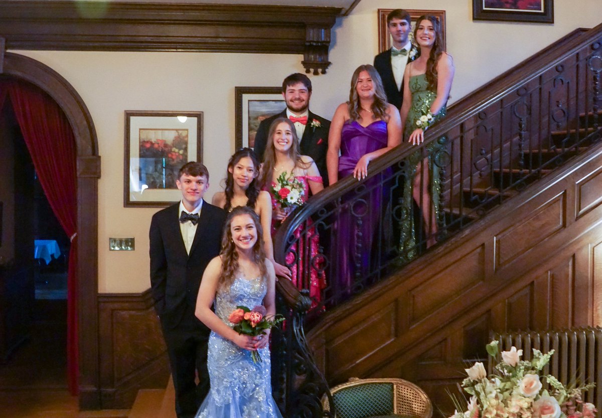 MercersburgInn's tweet photo. Before the big dance, high school students captured beautiful photographs in their formal attire at the Inn.
#prom #promnight #promphoto https://t.co/QVIO8TCrPo