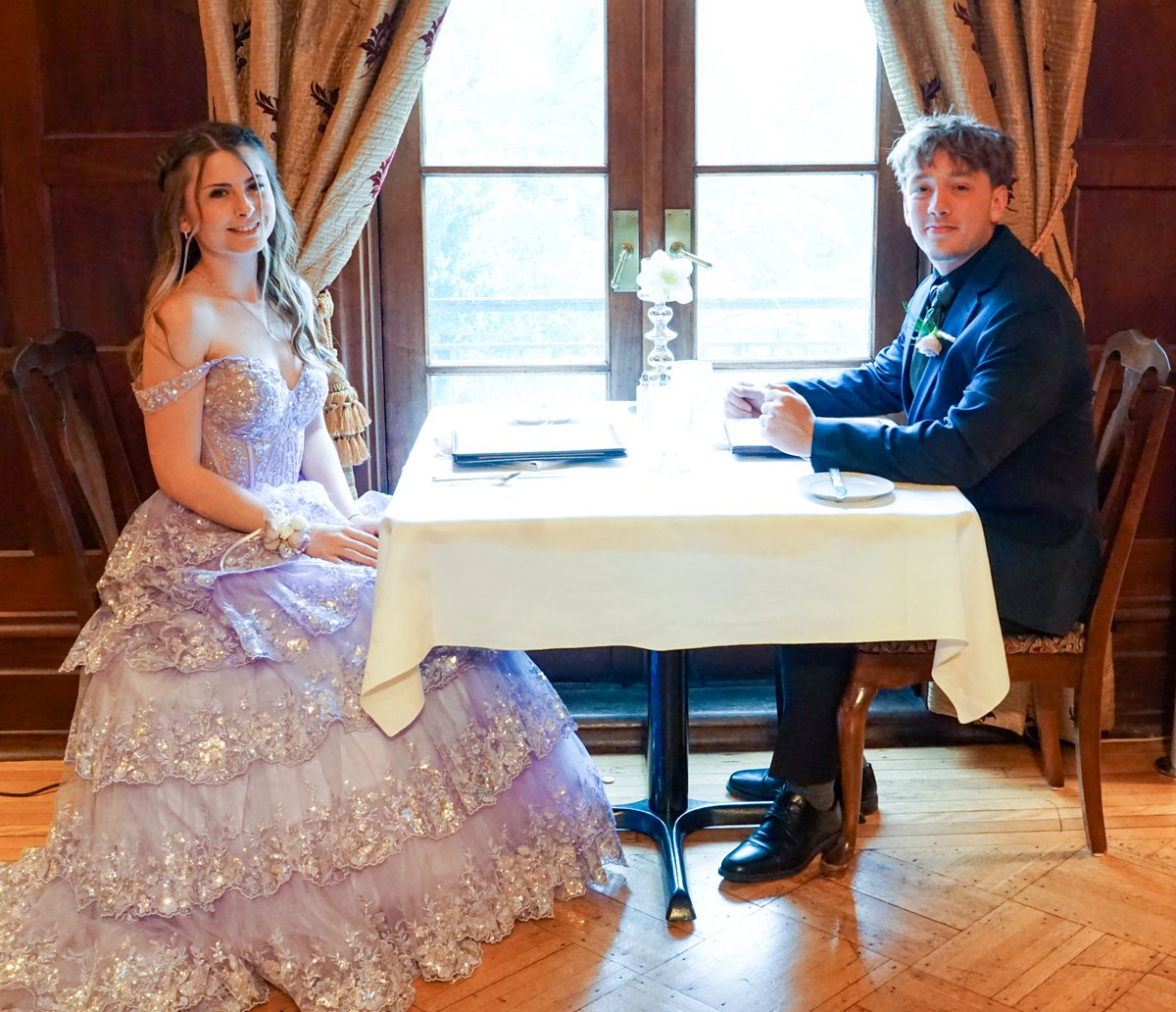 MercersburgInn's tweet photo. Before the big dance, high school students captured beautiful photographs in their formal attire at the Inn.
#prom #promnight #promphoto https://t.co/QVIO8TCrPo
