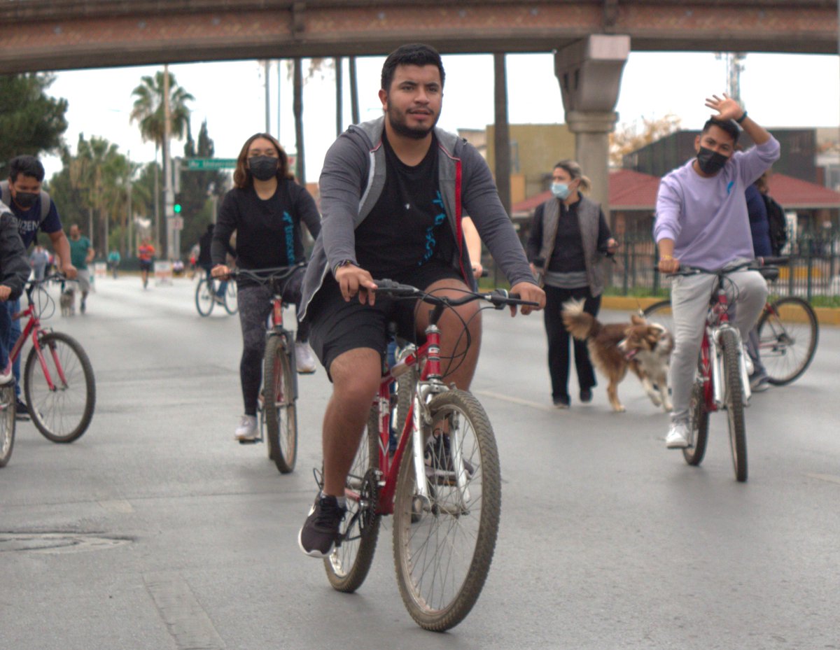 ¡Esperamos con ansias volver a rodar! 🚲    

Te compartimos uno de los momentos de nuestra última #BiciEscuela, ¡Próximamente más proyectos ciclistas para construir comunidad! 🚴‍♂️🚴

#SeguimosRodando #Saltillo #Juventudes #HacemosCiudad #Movilidad