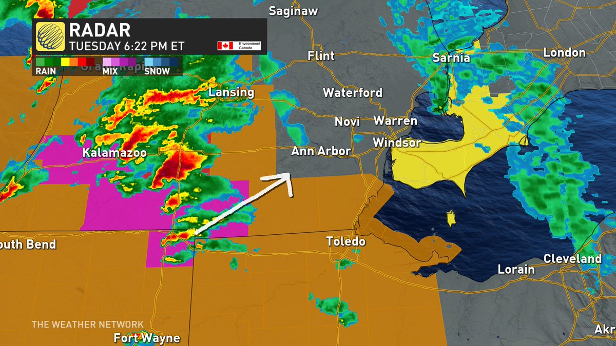 Severe thunderstorms producing tornadoes 100km south of the border. The next hour's progression will be watched closely for tornado chances for #windsor along with large hail and strong winds @weathernetwork #Onwx #ONStorm