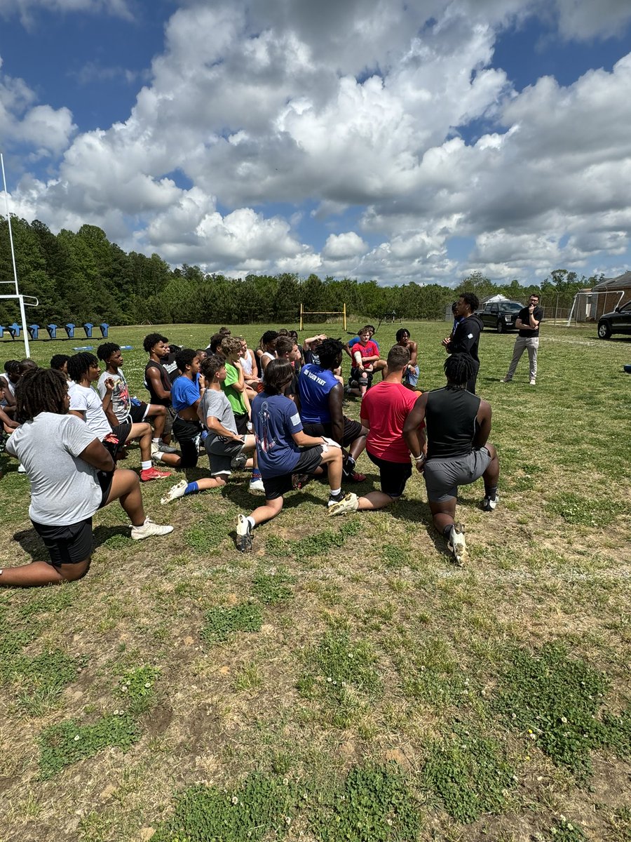 Want to personally thank <a href="/Jgreen7_/">Jordan Greenhow</a> <a href="/GopherFootball/">Minnesota Football</a> for coming out and giving the team some free game about being a student-athlete at the college level. We appreciate you my dude! #CAVROW