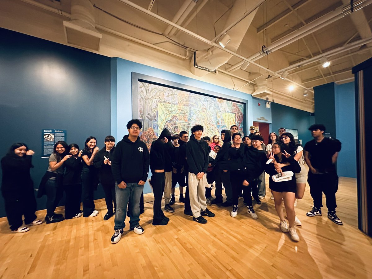 Had amazing day in Pilsen! Thank you @AUD214 for a day filled with beautiful artwork. Our tour of the permanent collection at the National Museum of Mexican Art  was so informative and engaging! Can’t wait to come back 🖼️🎨 #WeArtEG @ElkGrove_HS