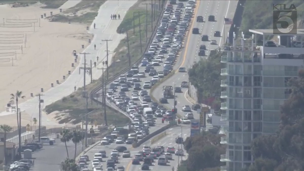 #BREAKING: A crash in Santa Monica's McClure Tunnel is causing major traffic backups on the 10 Freeway and PCH.